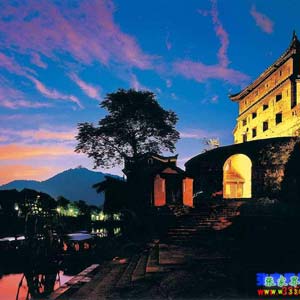 喜樂L線：天門山、張家界、袁家界、猛洞河、鳳凰古城超經(jīng)典五日游